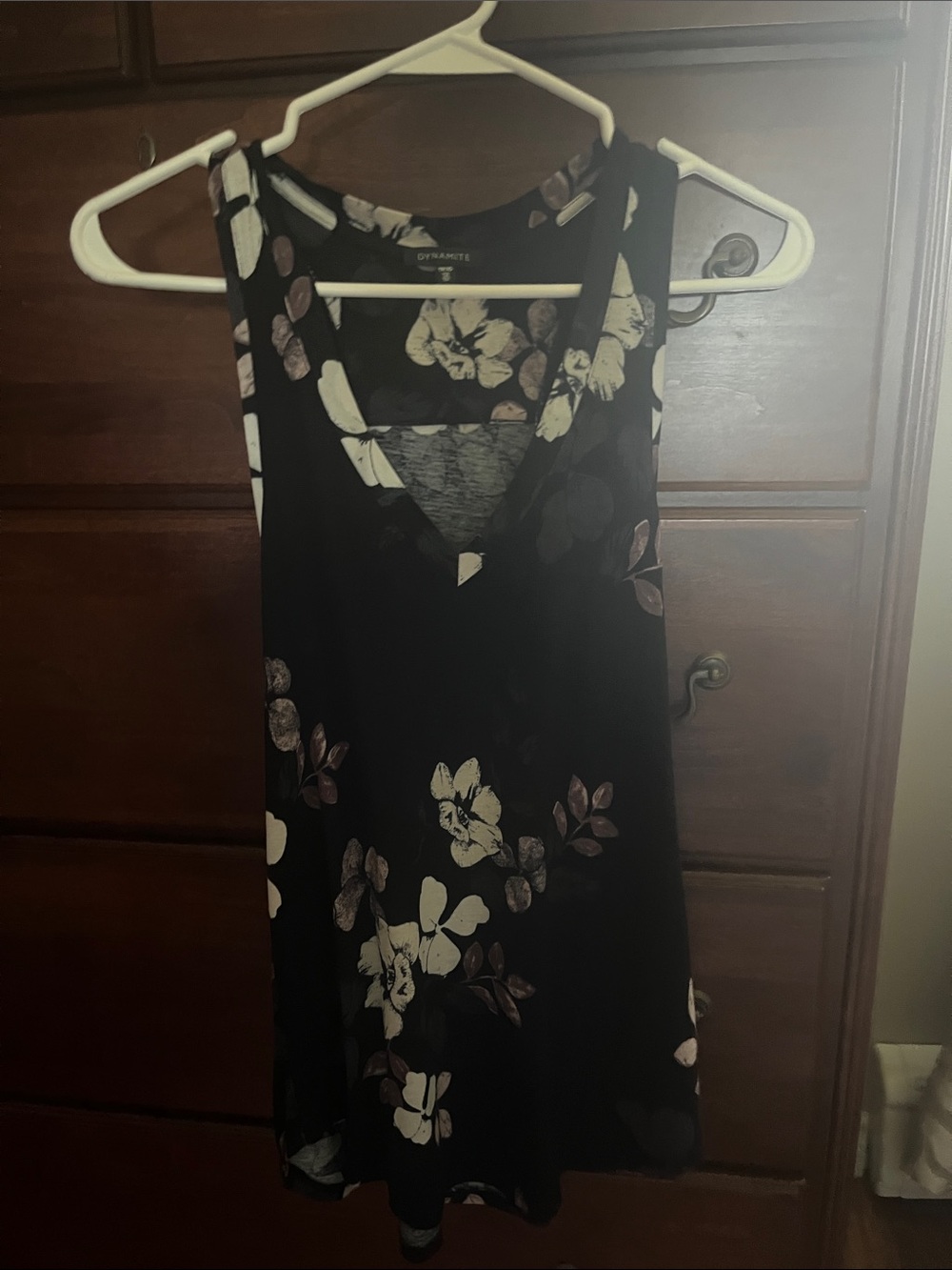 Dynamite Black Floral Sleeveless V-Neck Tank Top